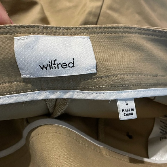 Wilfred beige shorts with button details - Picture 2 of 3